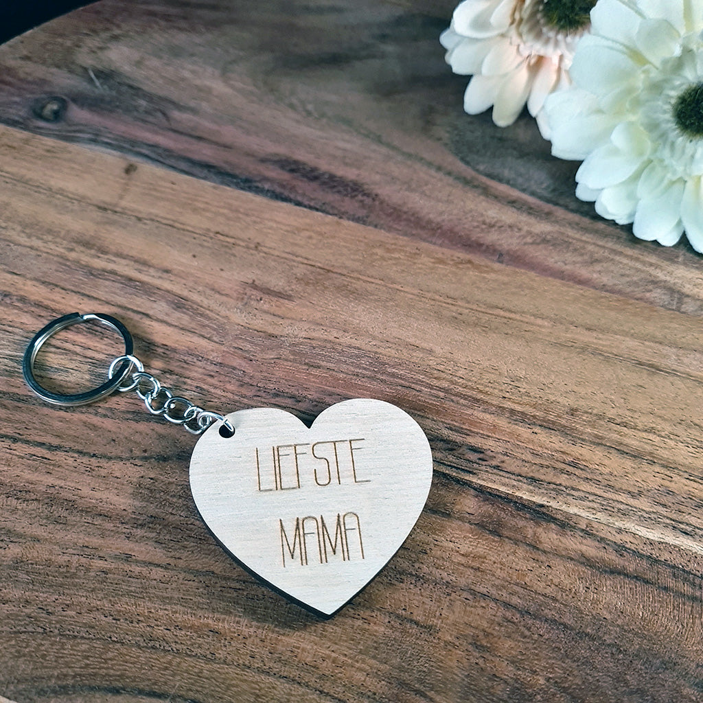 Houten sleutelhanger "Liefste mama"