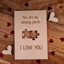 Afbeelding in Gallery-weergave laden, Houten wenskaart &quot;My missing piece&quot;
