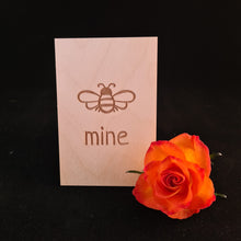 Afbeelding in Gallery-weergave laden, Houten wenskaart &quot;Bee mine&quot;
