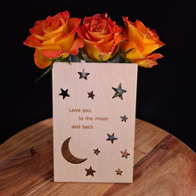 Afbeelding in Gallery-weergave laden, Houten wenskaart &quot;To the moon&quot;
