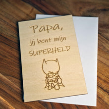 Afbeelding in Gallery-weergave laden, Houten wenskaart &quot;Superheld papa&quot;
