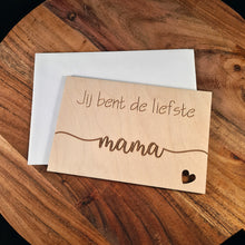 Afbeelding in Gallery-weergave laden, Houten wenskaart &quot;Jij bent de liefste&quot;
