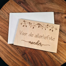 Afbeelding in Gallery-weergave laden, Houten wenskaart &quot;Allerliefste moeder&quot;
