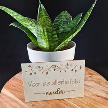 Afbeelding in Gallery-weergave laden, Houten wenskaart &quot;Allerliefste moeder&quot;
