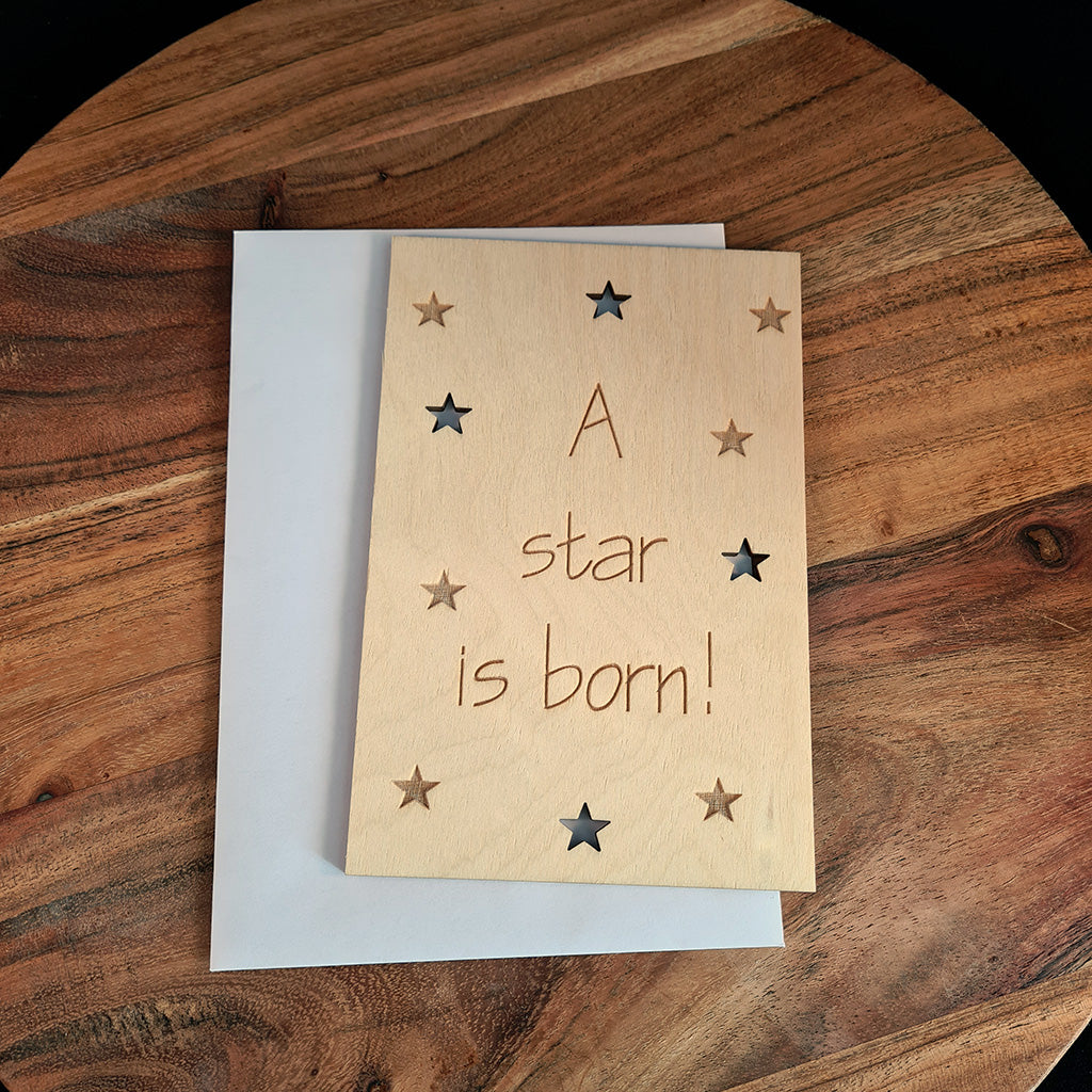 Houten wenskaart "A star is born"
