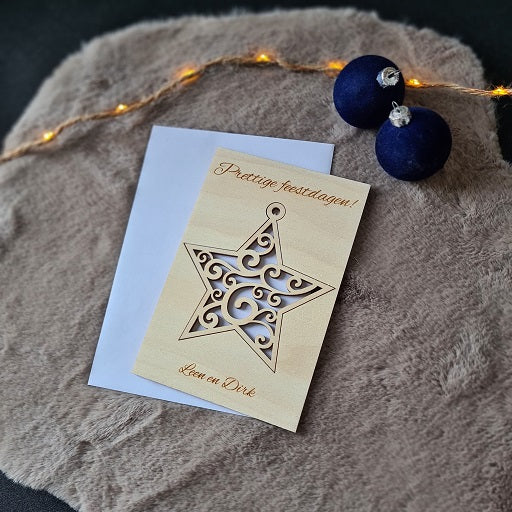 Houten wenskaart met kerstbal - ster