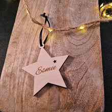 Afbeelding in Gallery-weergave laden, Kerstbal &quot;Ster&quot; met naam
