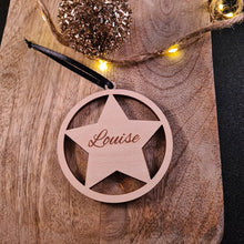 Afbeelding in Gallery-weergave laden, Kerstbal &quot;Ster&quot; met naam
