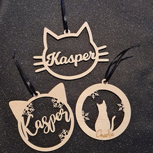 Afbeelding in Gallery-weergave laden, Kerstbal &quot;Kat&quot; met naam
