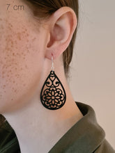 Afbeelding in Gallery-weergave laden, Zwarte druppels met mandala
