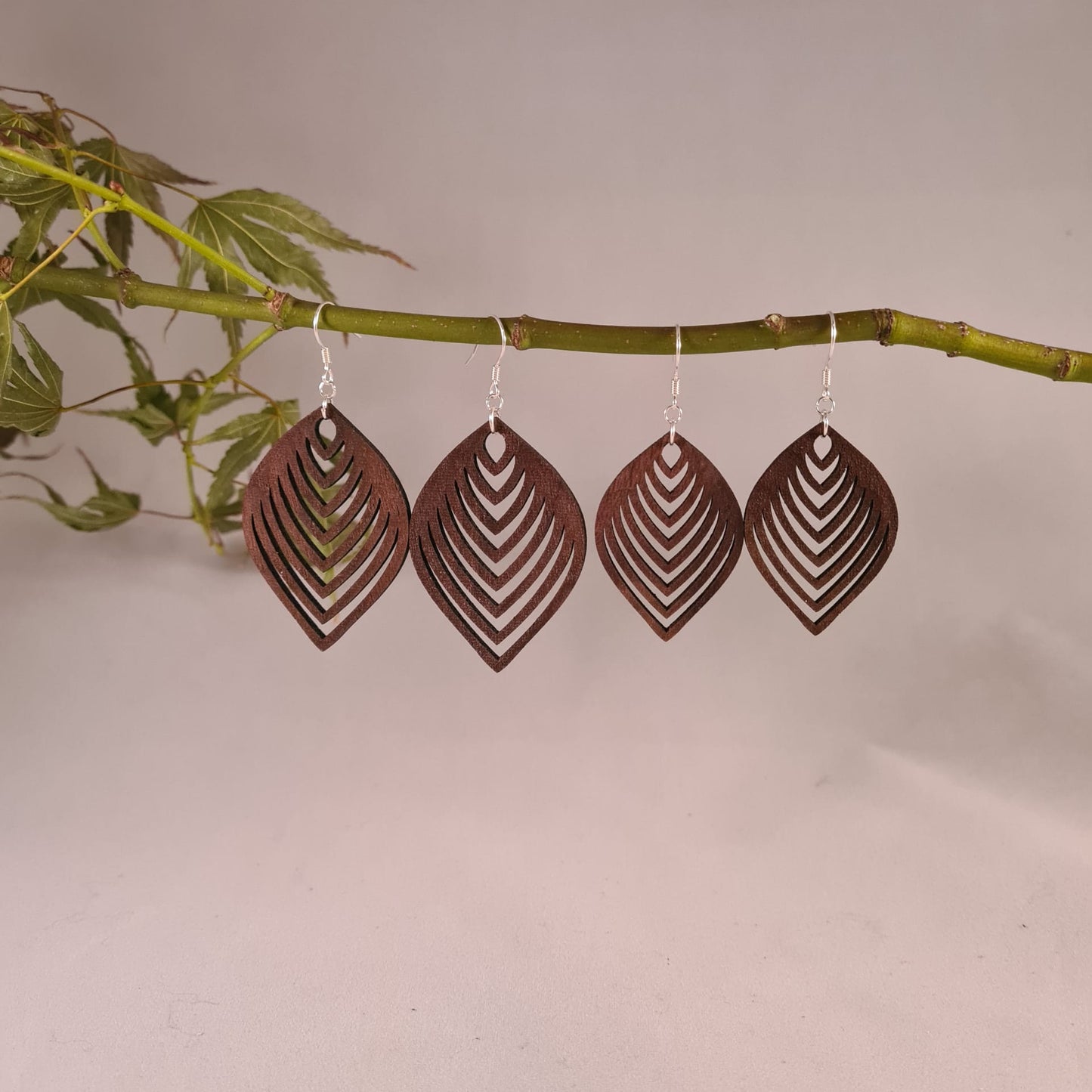 Houten abstracte blaadjes