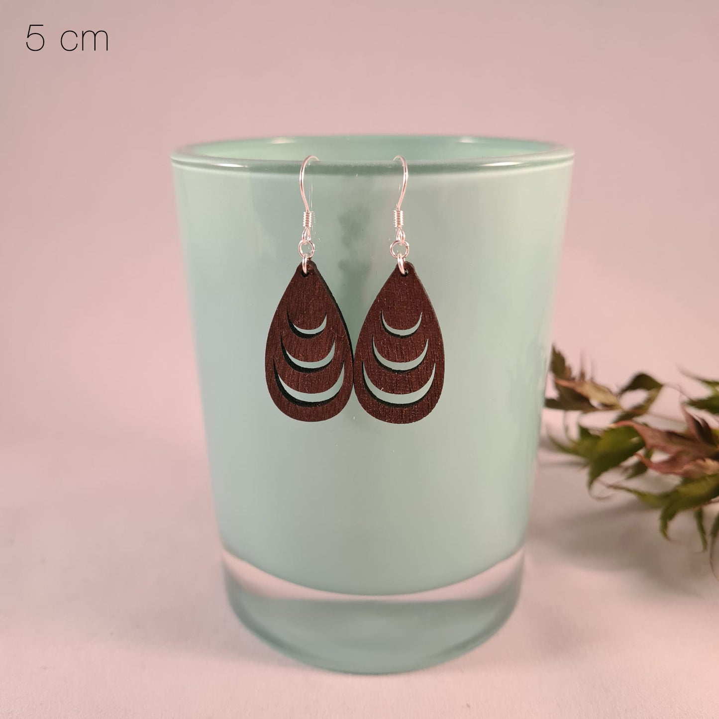 Houten druppels met dikke laagjes