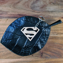 Afbeelding in Gallery-weergave laden, Houten sleutelhanger &quot;Super papa&quot;
