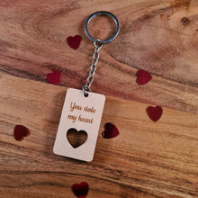 Afbeelding in Gallery-weergave laden, Houten sleutelhanger &quot;You stole my heart&quot;

