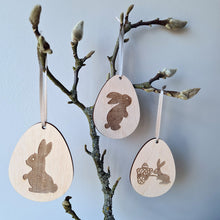 Afbeelding in Gallery-weergave laden, Houten paashanger
